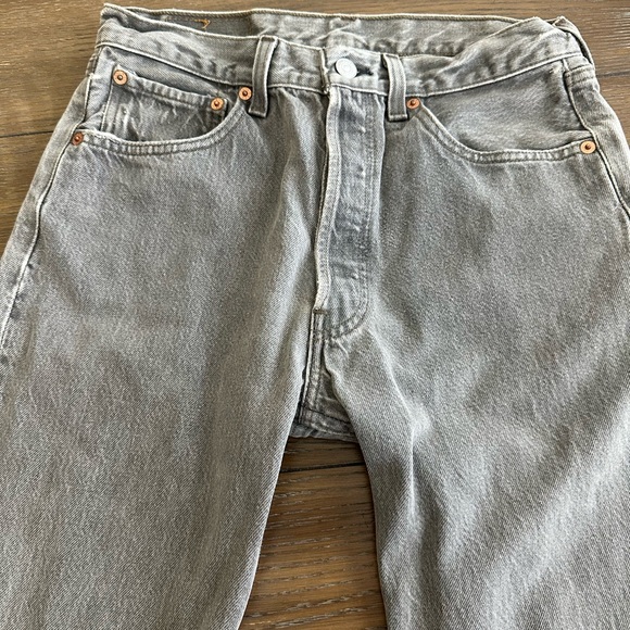 Levi’s 501 Button fly jeans 31x32 in grey - FITS TIGHTER - Picture 2 of 10